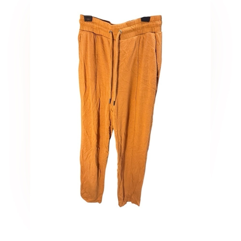 Vera Wang joggers comfortable and versatile. Yellow